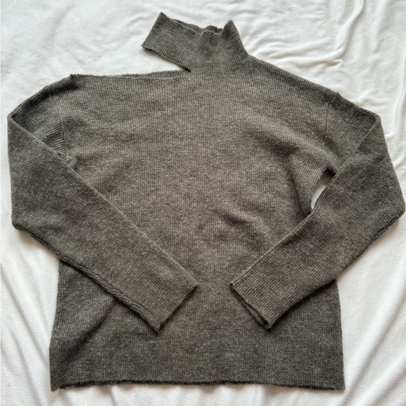 NWOT! Mystree sweater - Picture 1 of 5